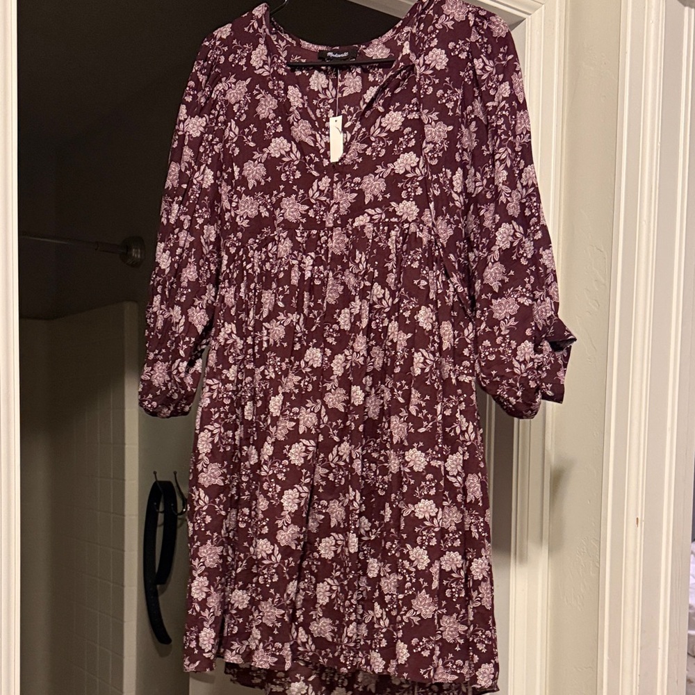 Split neck puff-sleeve dress in floral